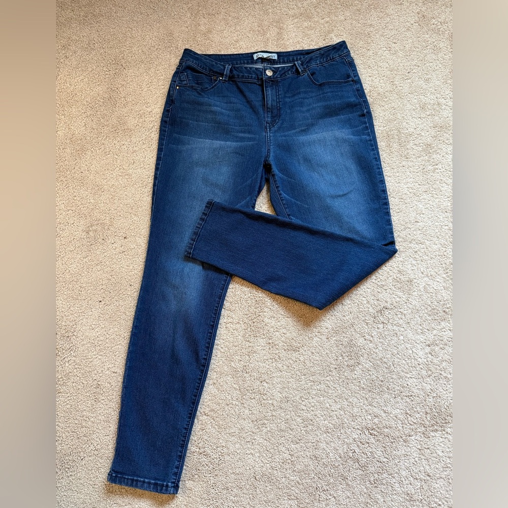 ARTISAN NY Classic Blue Women's Jeans in size 14